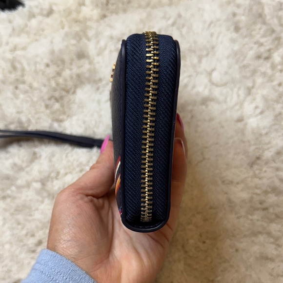 NEOT Tory Burch Multicolor Striped Zip Around Continental Wristlet - Picture 5 of 10